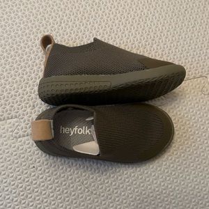 heyfolks Kids Voyageur shoe (size C4, colour olive)